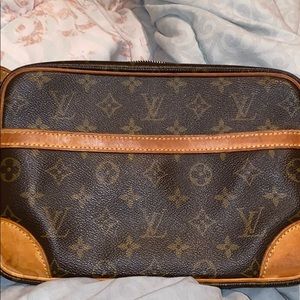 2006 vintage louis vuitton cross body bag